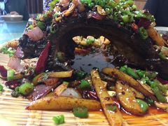 -石磨豆花家常菜·牦牛排土火锅