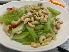 -汗腾格里·风味餐厅(新疆驻京办店)