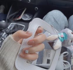 -悦指间美甲美睫