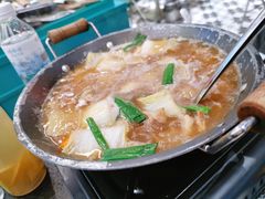 -何妹湿辣牛肉·粤式烧烤砂煲(桂雅路店)