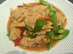 -红东阁东北菜烤肉酒馆(CROSS万象汇店)