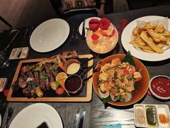 -蔚蓝阁餐厅·Brunch·牛排·威士忌·红酒