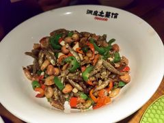 -洞庭土菜小炒馆(易发广场店)