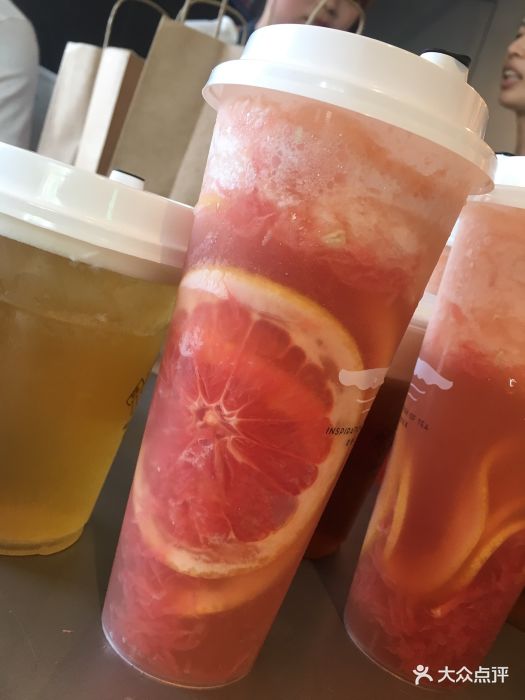 喜茶(湖滨银泰黑金店)满杯红柚图片