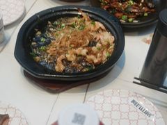 -阿瓦山寨·湘菜现炒·剁椒鱼头王(咸阳总店)