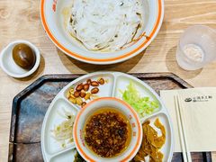 绝杀炸肉酱猪油拌粉-小满手工粉(北京来福士店)