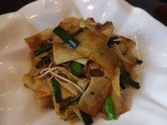 大蒜腊肉炒豆丝-湖锦酒楼·32年地道湖北菜(光谷店)