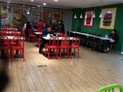 大堂-麦当劳(季平店)