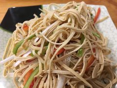 凉拌豆腐皮-舜玉老孙家鲜炒大盘鸡(土屋路店)