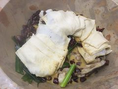 -滇香肴·云南菜蒸汽石锅鱼(云南北路店)