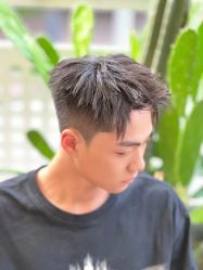 -一家只做男发烫染的店