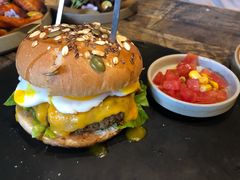 -HIGH FIVE哈福手工汉堡(桂林路店)