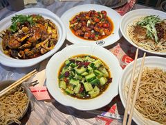 -肥肥虾庄·金牌油焖大虾(首义路店)