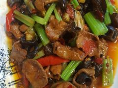 泡椒仔姜鲜牛肝-伊兰麒兰馨园·川菜·清真馆(339电视塔店)