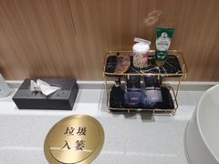 -红鼎豆捞·非遗鲍皇汤火锅(宝丰路店)