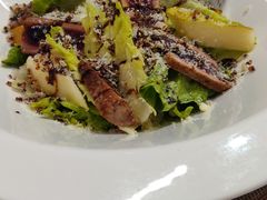 煎金枪鱼佐水果藜麦色拉-BONAZZA 意大利餐厅