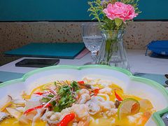 花开酸汤鱼虾跳-蜜桃花开·中西融合菜E&W(南长街店)