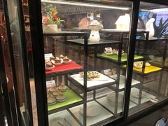 面包甜点陈列柜-佛山皇冠假日酒店-西餐厅