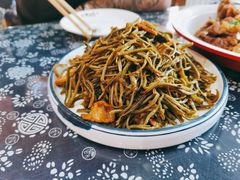 黑猪肉炒干豆角丝-王村姑老土炕莜面村(桥东店)