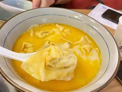 金汤黄鱼馄饨-蟹黄鱼·楼上面馆(外滩中央旗舰店)