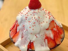草莓生乳冰-怪物的冰与火(天虹商场中山路店)