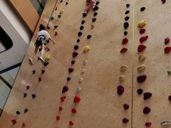 -ROCKPLUS攀岩馆(环宇城店)