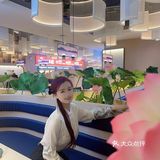 身材和花丛中的辣味火锅鱼