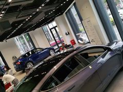 -TESLA 特斯拉(上海太古汇体验店)