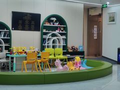 -瑞尔齿科(南京东路名人诊所)