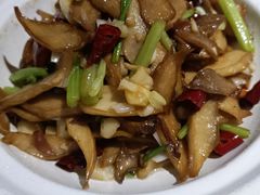 -九锅一堂酸菜鱼(万达广场店)