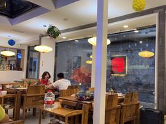 -毛辣果·贵州红酸汤牛肉火锅(西单店)