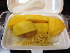 -芒果糯米饭摊子