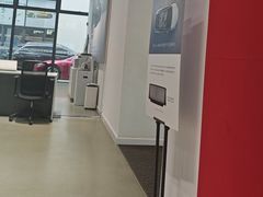 -TESLA 特斯拉(深圳观澜特斯拉直营钣喷中心)