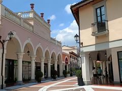 -佛罗伦萨小镇广佛名品奥特莱斯(疏港路店)