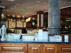 -八府香鸭·啫啫煲(华山路店)