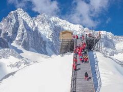 -玉龙雪山游客服务中心