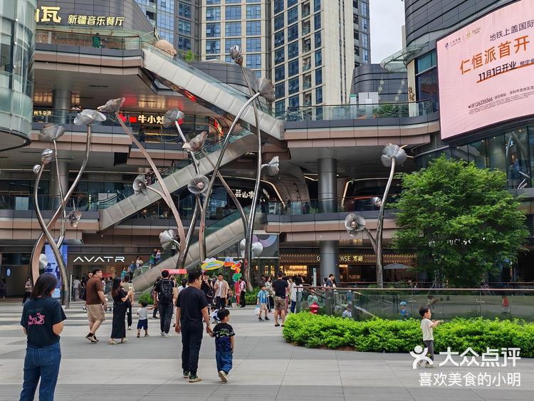 龙岗中心城人气很旺的商场