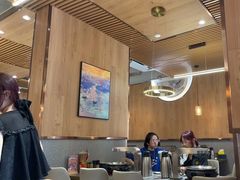 大堂-围炉肉舍•炭烤活鳗•丹东海鲜烤肉(步行街店)