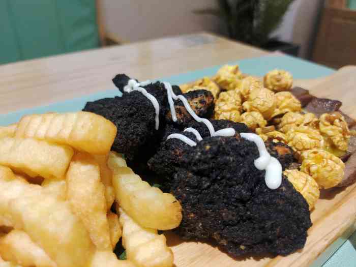 卡芭蒂娜61小西餐(步步高店)-"店内整体设计风格走小资和情调,适合