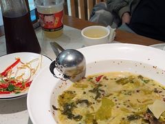 -江渔儿酸菜鱼(奥园广场金发购物中心店)