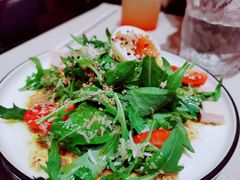 牛油果色拉-YUE·6·西式融合餐厅(外滩六号店)
