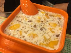 椰汁西米鲜奶桃胶-顺记冰室(宝华路店)