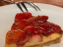 草莓塔-羽深肉铺 Steak & Wine