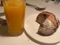 餐前面包黄油-壳里西餐厅Coquille Seafood Bistro(蒙自路店)