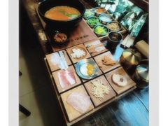 -银米·云南传统过桥米线(双廊黑金冠店)