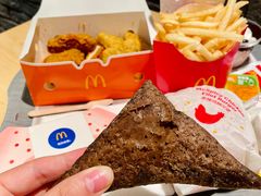 甜品站黑黑好巧三角派-麦当劳(贵和购物中心B1店)
