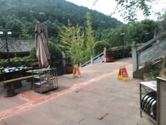 -楠柏弯休闲山庄(梨花溪店)