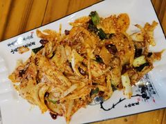 香辣牛板筋-老妈厨房团圆饺子东北菜(北环路店)