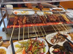 -哈尔滨小酒馆·鲜肉现穿自助烧烤(康新花园店)
