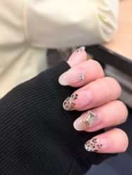 -U+nail优加专业美甲美睫